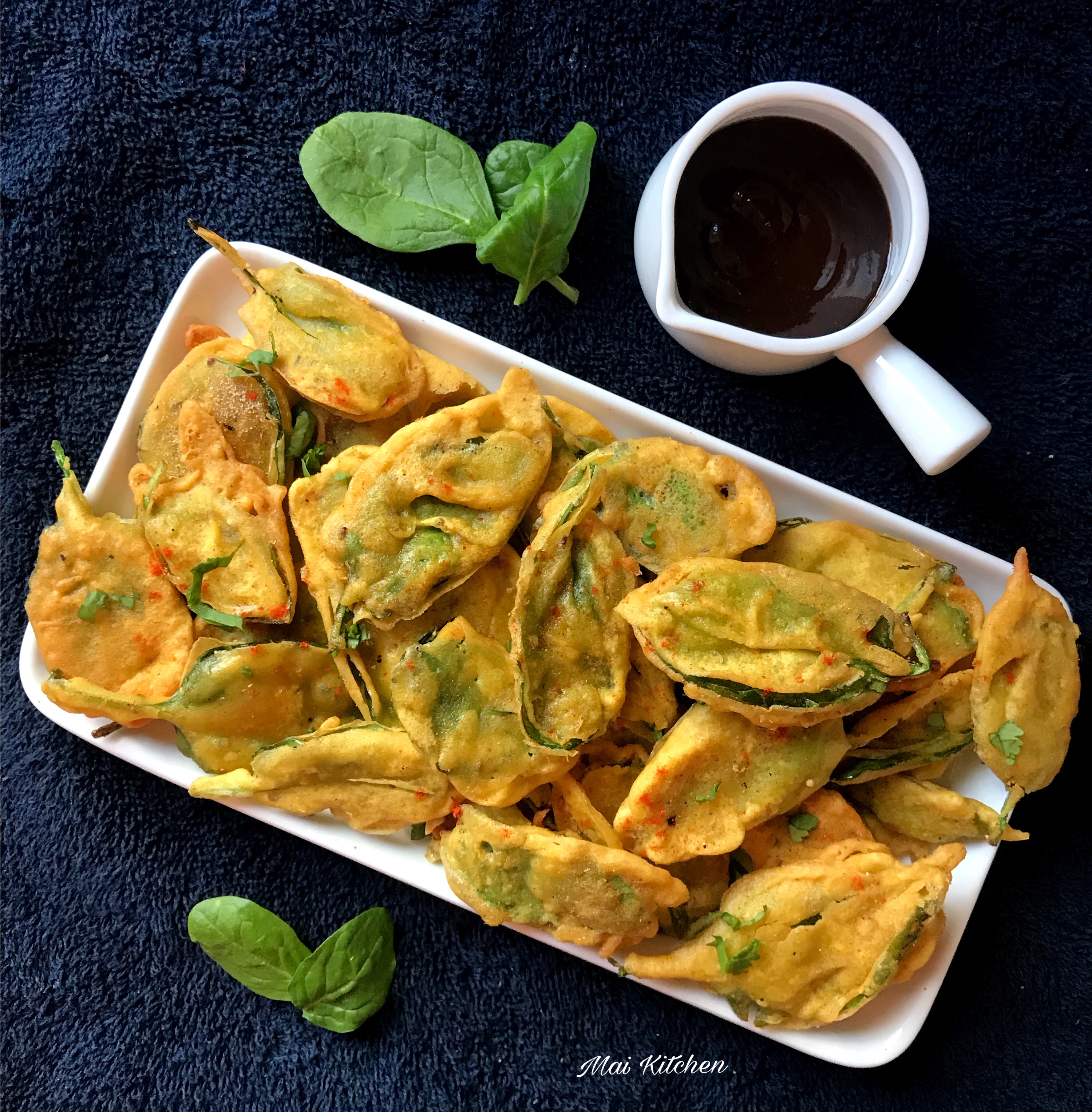 "Crispy palak pakora - www.kitchenmai.com"