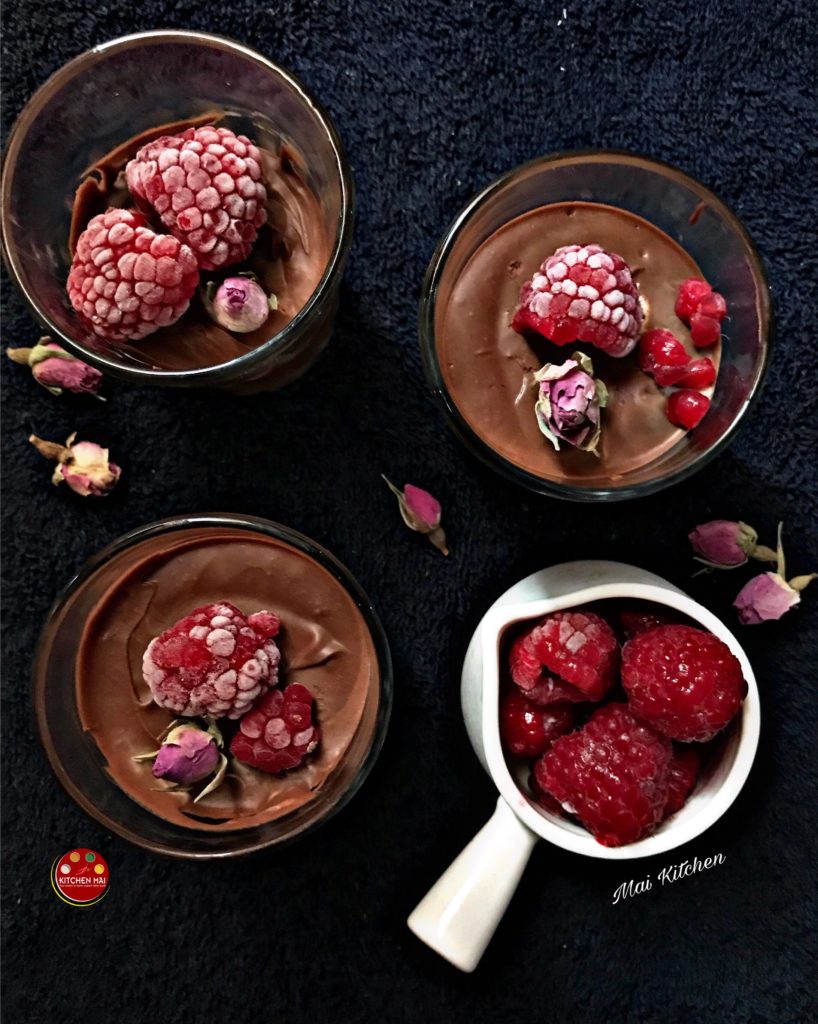Eggless dark chocolate mousse with rum
