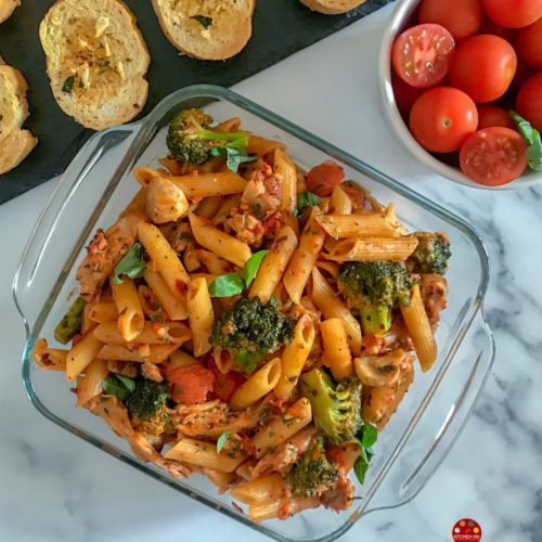Easy homemade penne arabiata with chicken and vegetables