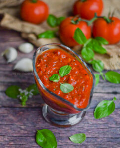 "Tomato sauce for pizza and pasta - www.kitchenmai.com"