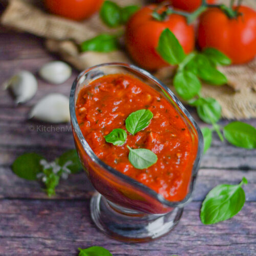 "Tomato sauce for pizza and pasta - www.kitchenmai.com"