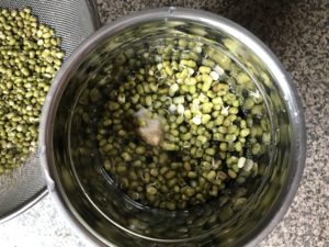 "Grinding the green mung beans - www.kitchenmai.com"
