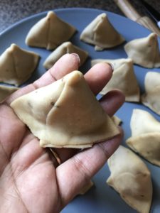 "Baked mini dal samosas - www.kitchenmai.com"