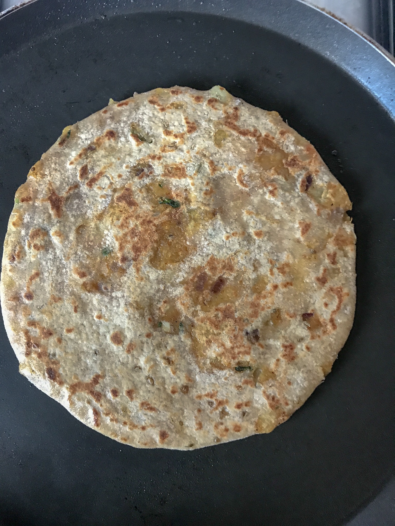 Aloo paratha (spiced potatoes stuffed flatbread) – Kitchen Mai