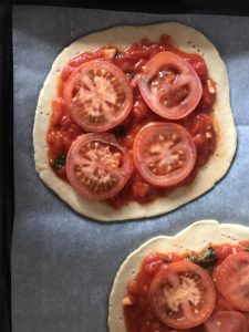 "Easy homemade pizza margherita - www.kitchenmai.com"