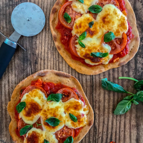 "Easy homemade pizza margherita - www.kitchenmai.com"