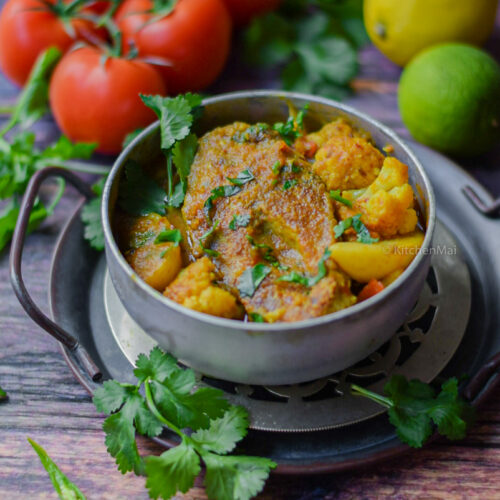 "Bengali fish curry with potatoes and cauliflower - www.kitchenmai.com"