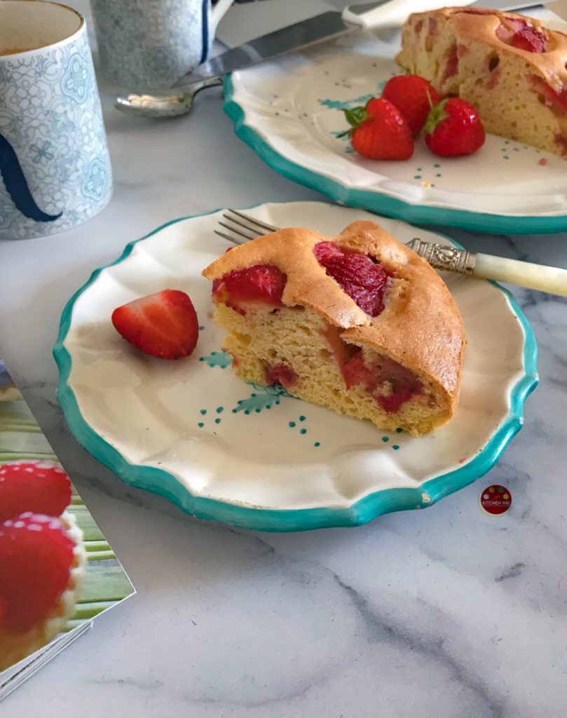 "Easy fresh strawberry cake - www.kitchenmai.com"