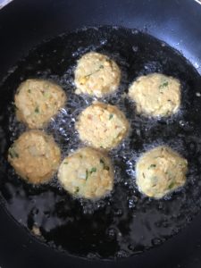 "Chana dal pakora (lentil fritters) - www.kitchenmai.com"