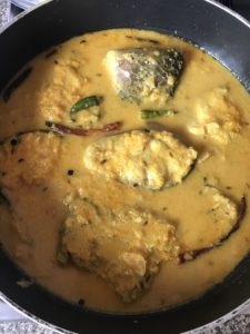 "Doi maach - Bengali fish curry with yoghurt - www.kitchenmai.com"