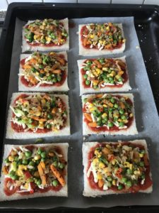 "sauteed vegetables pizza toast - www.kitchenmai.com"