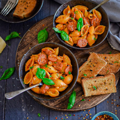 "spicy tomato chorizo pasta - www.kitchenmai.com"