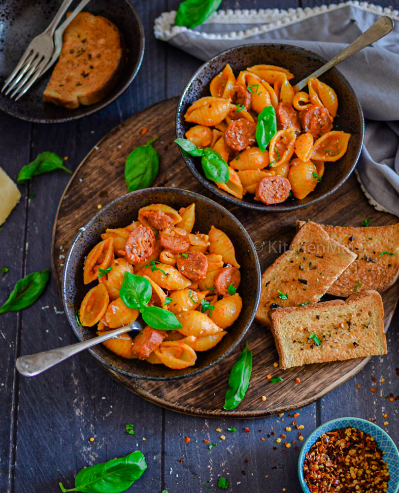 Spicy tomato chorizo pasta – Kitchen Mai