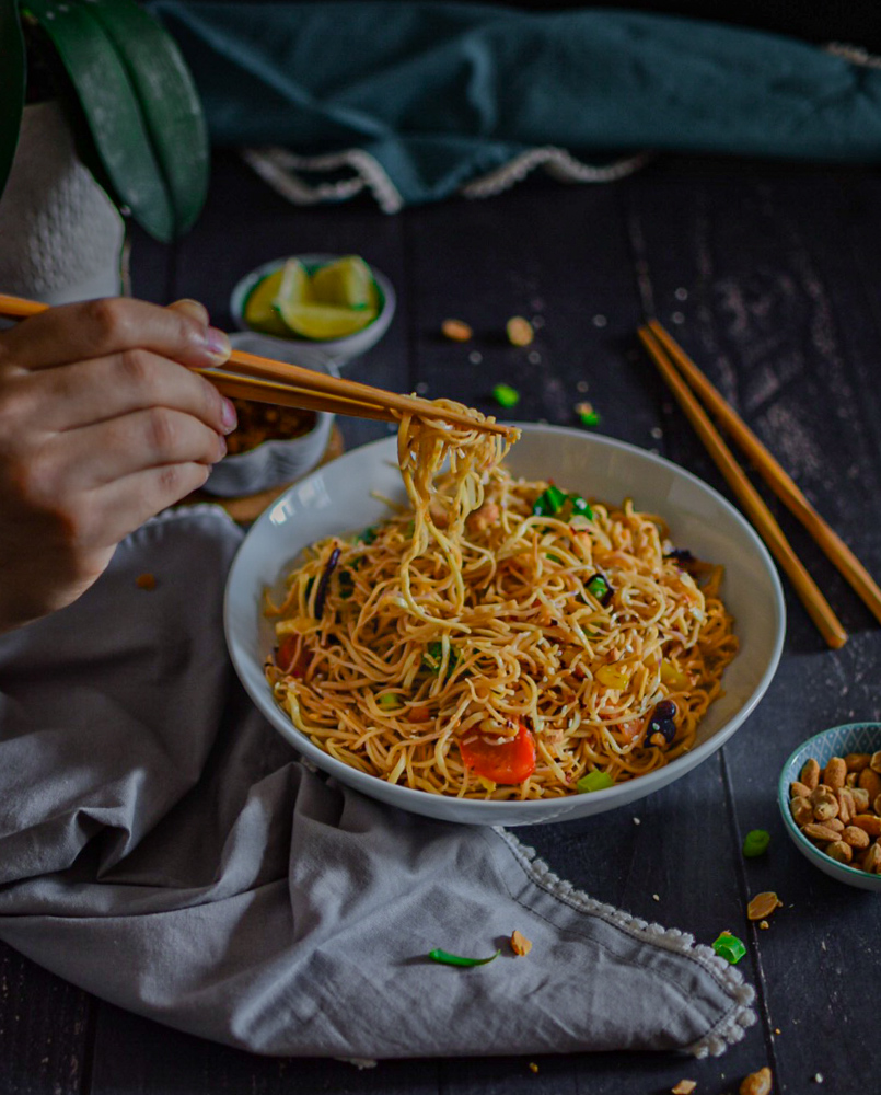 "Spicy Thai vegetables noodles - www.kitchenmai.com"