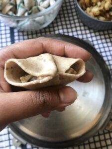 "singara bengali potatoes and cauliflower samosa - www.kitchenmai.com"