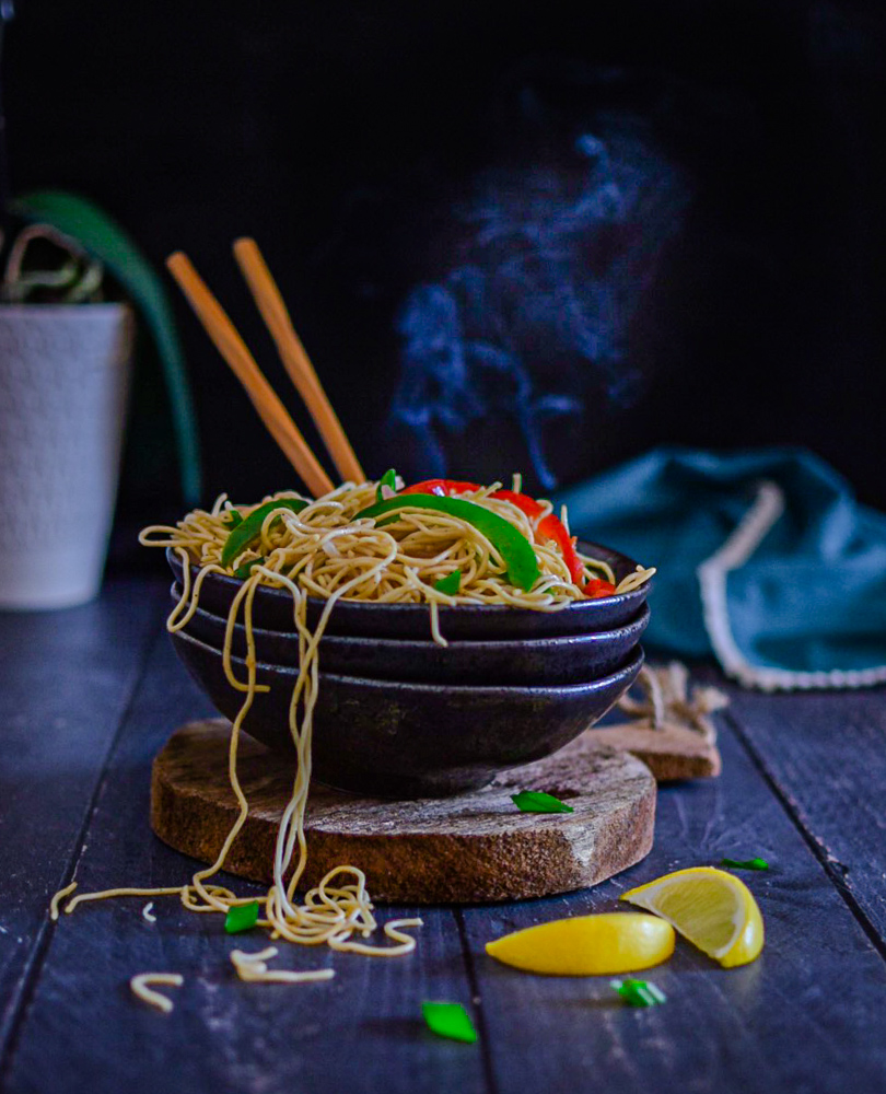 "vegetable hakka noodles - www.kitchenmai.com"