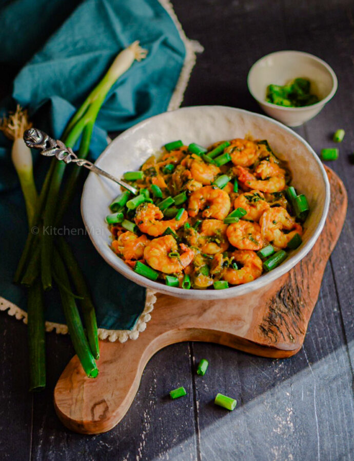 Prawns with spring onions and fenugreek leaves