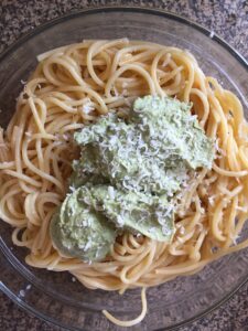 "creamy avocado pesto pasta - www.kitchenmai.com"