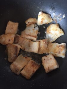 "Pan fried chili basil fish - www.kitchenmai.com"