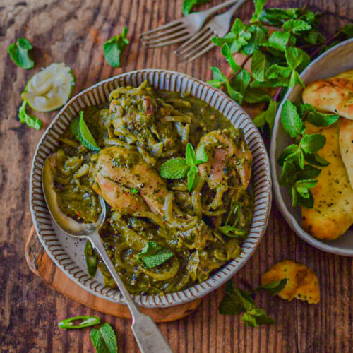 "pudina chicken (mint flavoured chicken curry) - www.kitchenmai.com")
