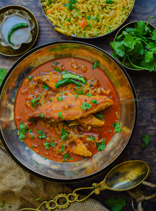 Pomfret fish curry (Bengali style)