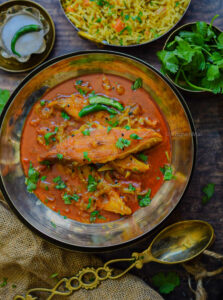 "Pomfret fish curry (Bengali style) - www.kitchenmai.com"