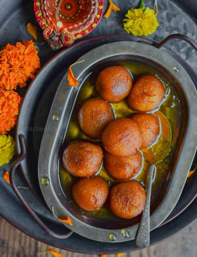 Gulab jamun with khoya