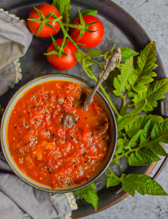 Tomato khejur chatni (Bengali tomato chutney)