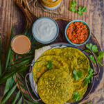 "Green garlic paratha - www.kitchenmai.com"